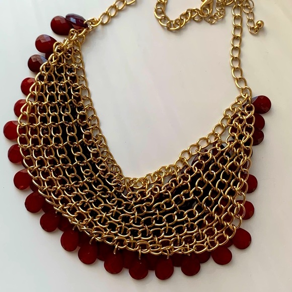 Red Ombré jewel statement necklace - Picture 7 of 7